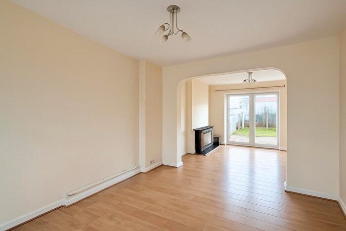 3 Bedroom End Of Terrace House To Rent In Selwood Road, Sutton, SM3
