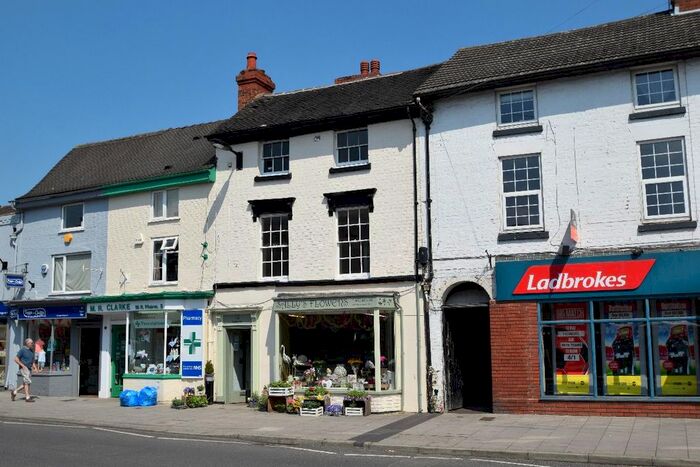 4 Bedroom Flat To Rent In Upper Bar, Newport, TF10