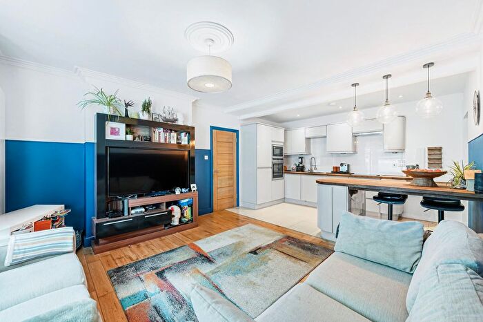 2 Bedroom Flat For Sale In Wellesley Road, Chiswick, London, W4