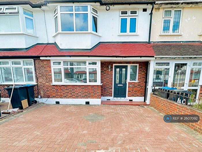 4 Bedroom Terraced House To Rent In Greenwood Road, Mitcham, CR4