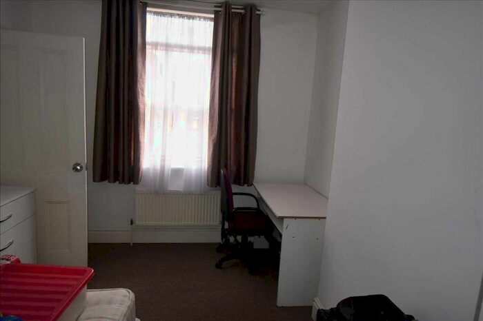 4 Bedroom Terraced House To Rent In Merton Avenue, Leicester, LE3