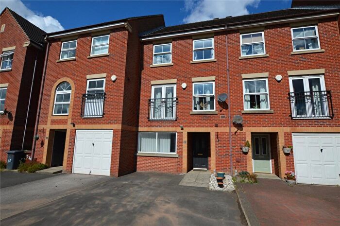 4 Bedroom Town House For Sale In Glebe Court, Rothwell, Leeds, West Yorkshire, LS26