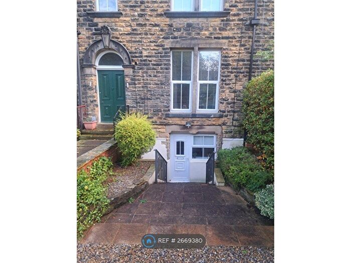2 Bedroom Flat To Rent In Harrogate Road, Leeds, LS7