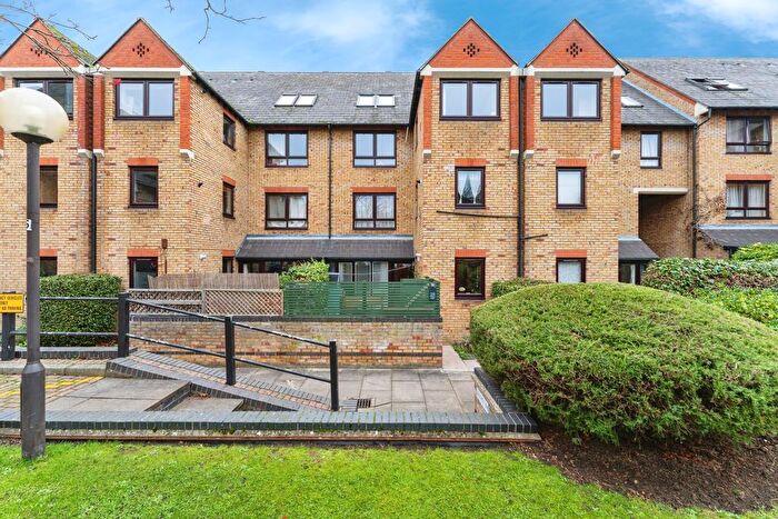 2 Bedroom Flat For Sale In Bailey Mews, Auckland Road, Cambridge, CB5