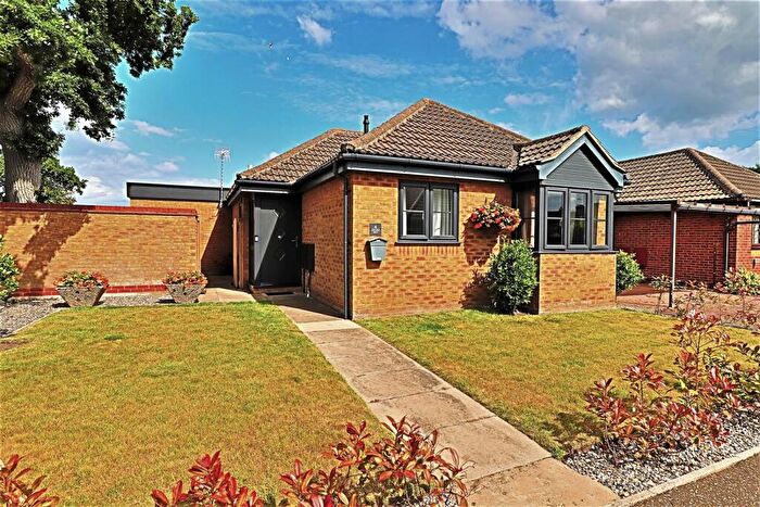 2 Bedroom Detached Bungalow For Sale In Julian Way, Hopton-on-sea, Great Yarmouth, NR31