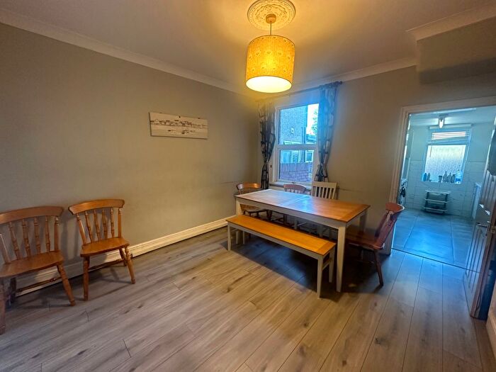 3 Bedroom End Of Terrace House To Rent In Cromwell Road, Hayes, UB3