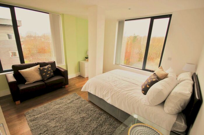 Apartment To Rent In Cardinal Court, Scholes Street, Oldham, OL1