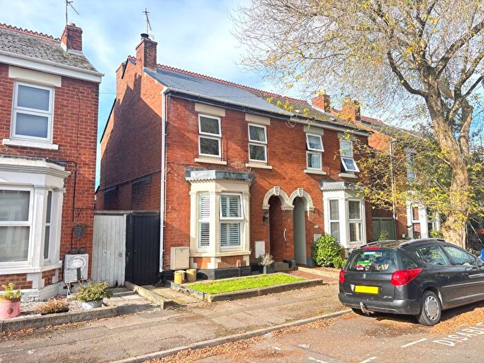3 Bedroom Semi-detached House For Sale In Malvern Road, Gloucester, GL1