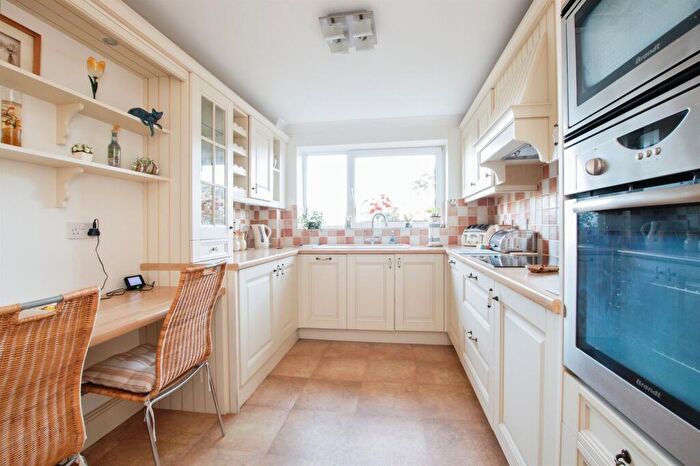 2 Bedroom Flat For Sale In Meyrick Road, Bournemouth, BH1
