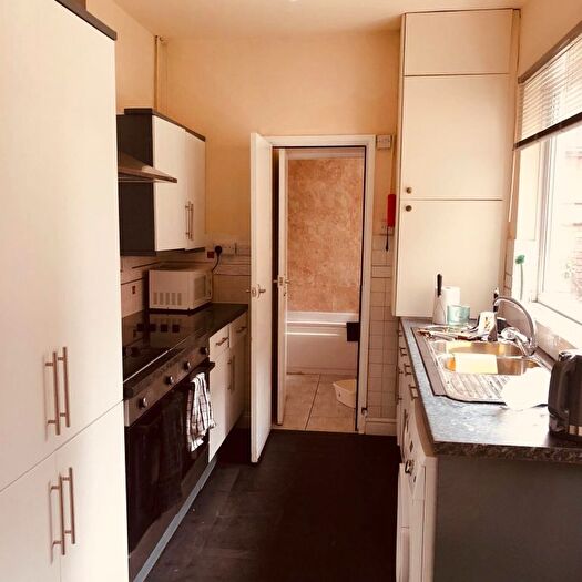 5 Bedroom Terraced House To Rent In Watkin Street, Nottingham, NG3