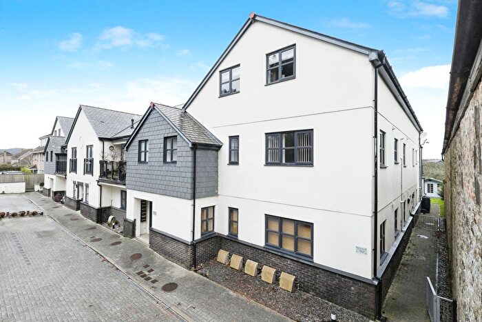 2 Bedroom Flat For Sale In Carnsew Road, Hayle, Cornwall, TR27