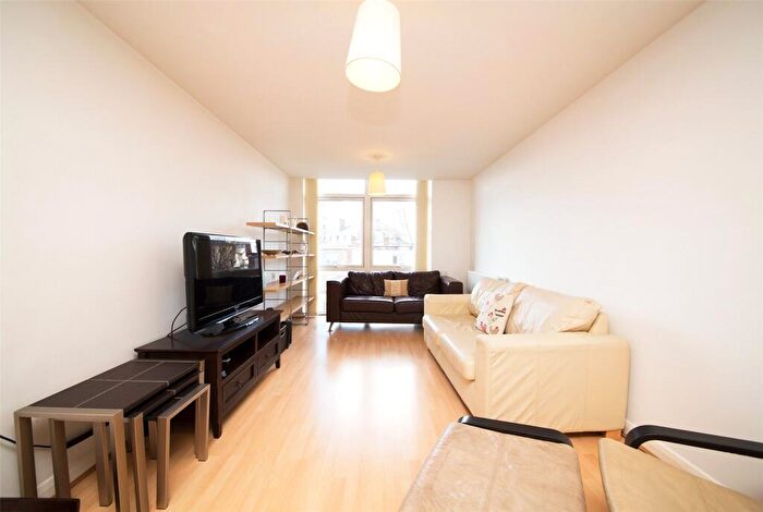 2 Bedroom Apartment To Rent In Fairlead House, Cassilis Road, London, E14