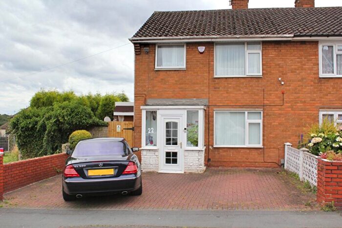 3 Bedroom Semi-Detached House To Rent In Broad Street, Pensnett, Brierley Hill, West Midlands, DY5
