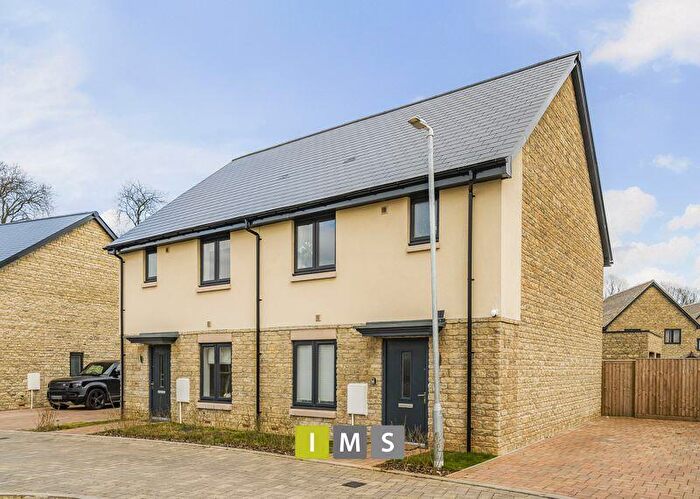 3 Bedroom Semi-Detached House To Rent In Olive Meads, Bicester, OX27