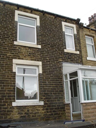 1 Bedroom Terraced House To Rent In Moor End Road, Crosland Moor, Huddersfield, HD4