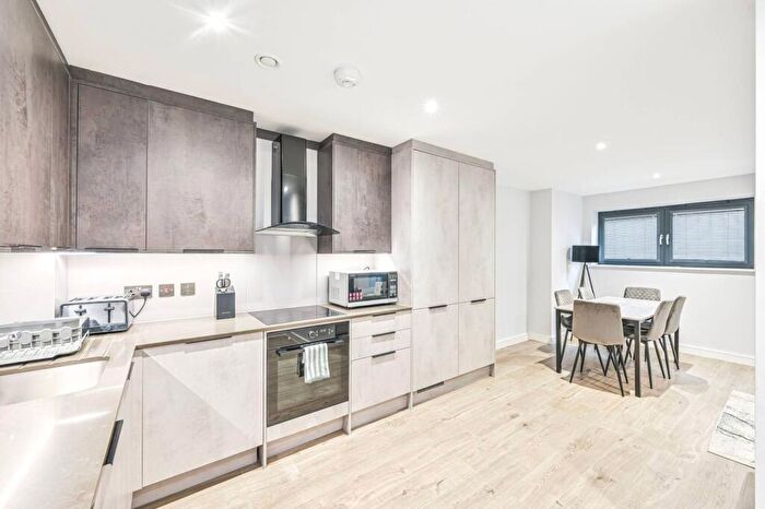 3 Bedroom Flat To Rent In The Hyde, Hendon, London, NW9