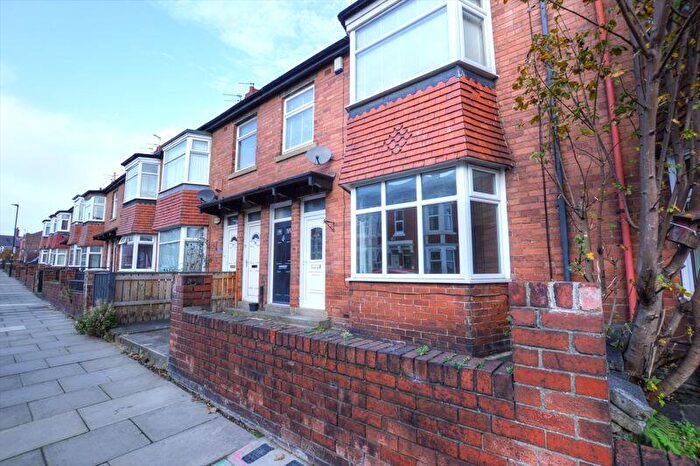 2 Bedroom Flat To Rent In Biddlestone Road, Newcastle Upon Tyne, NE6