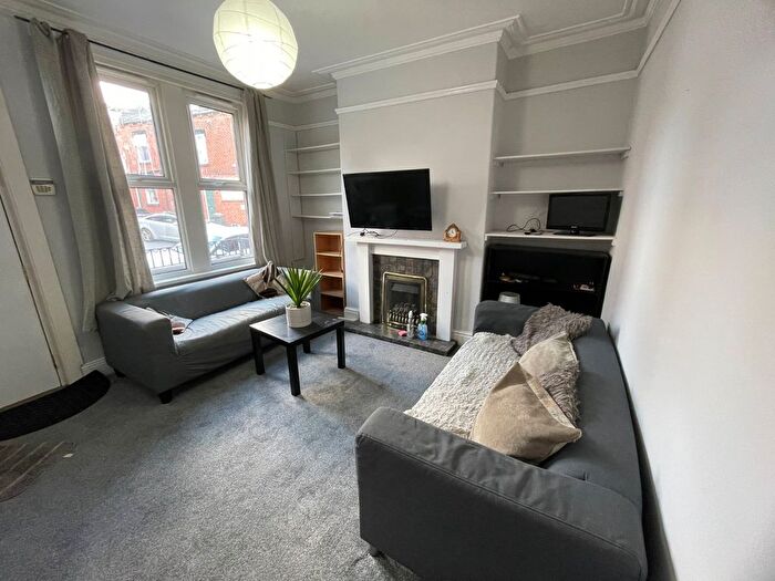 4 Bedroom Terraced House To Rent In Burley Lodge Road, Hyde Park, Leeds, West Yorkshire, LS6