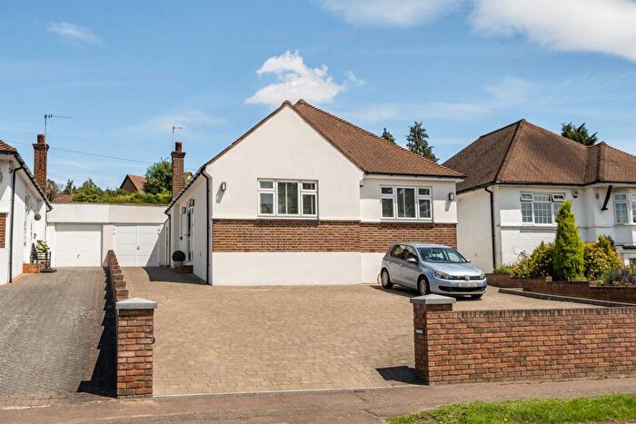 3 Bedroom Detached Bungalow For Sale In Old Park View, Enfield, EN2