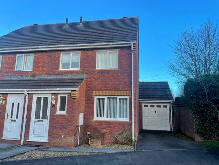 3 Bedroom Property To Rent In Springfields, Llanelli, SA15