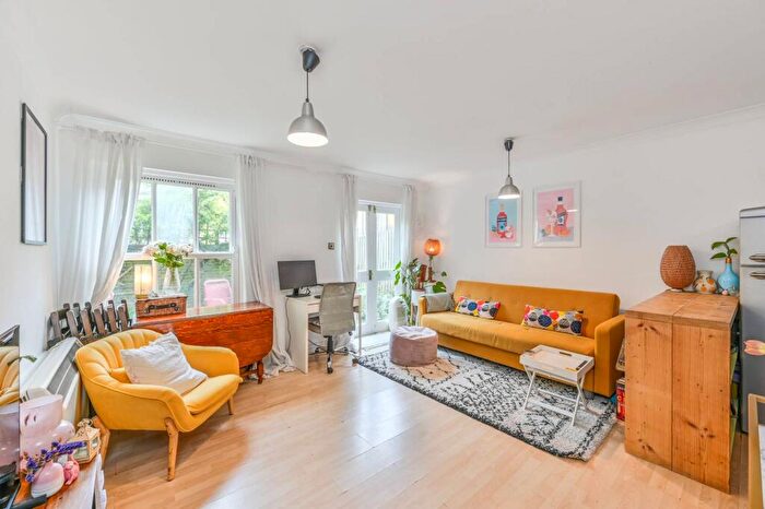 1 Bedroom Flat For Sale In Sancroft Street, Kennington, London, SE11