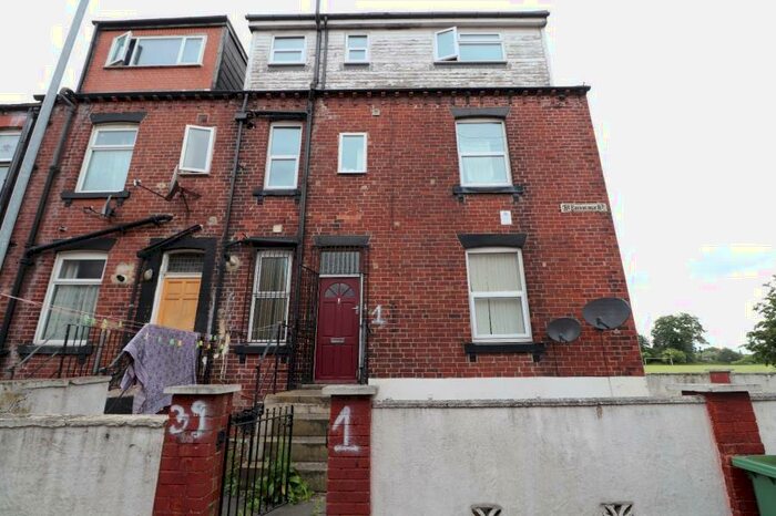 1 Bedroom Flat To Rent In Flat, Moorfield Road, Leeds, West Yorksire, LS12