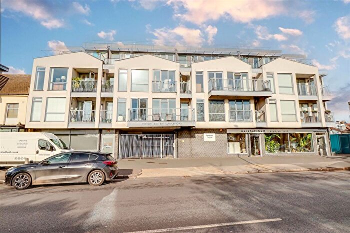 2 Bedroom Flat For Sale In London Road, Chalkwell, SS0