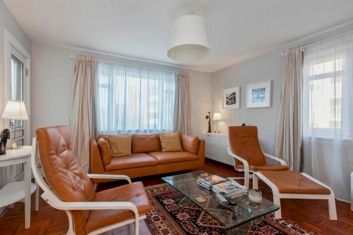 2 Bedroom Flat To Rent In Falcon Court, Edinburgh, EH10