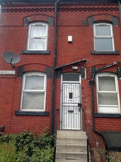 3 Bedroom Property To Rent In Autumn Avenue, Hyde Park, Leeds, LS6