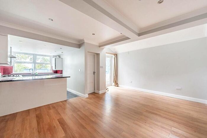 2 Bedroom Flat To Rent In High Street, Harrow On The Hill, Harrow, HA1