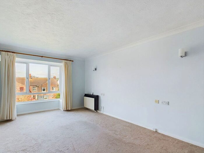 1 Bedroom Flat For Sale In Penrith Court, Broadwater Street East, Worthing, BN14