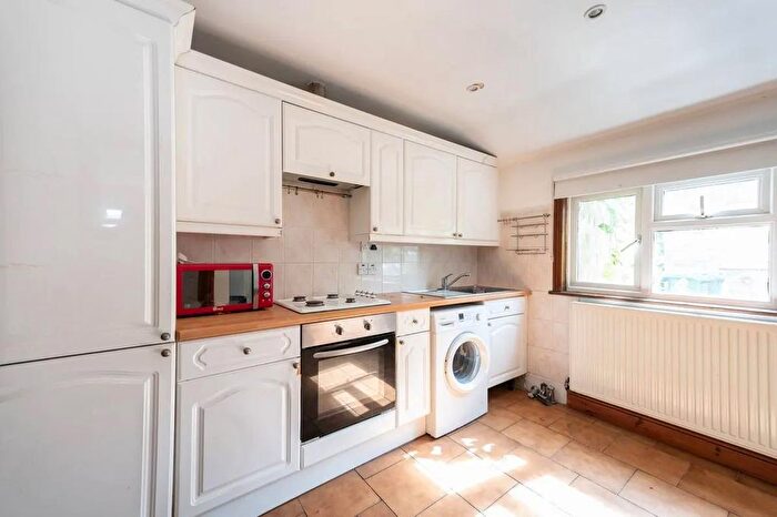 1 Bedroom Flat To Rent In Horn Lane, London, W3