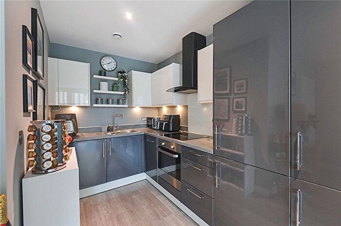 1 Bedroom Flat For Sale In Chandlers Avenue, Greenwich, London, SE10