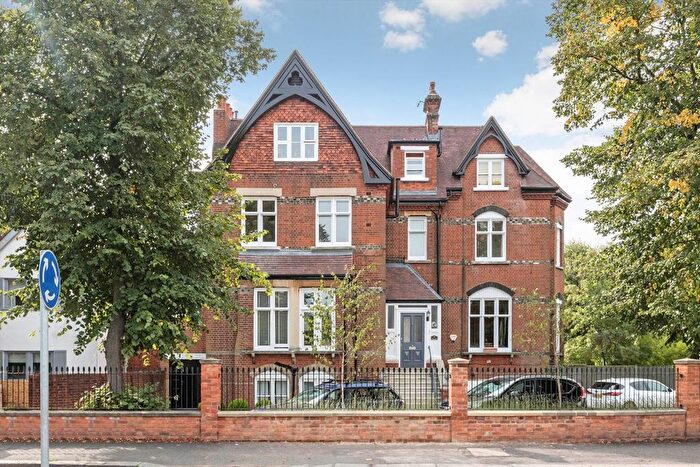 2 Bedroom Flat For Sale In Copse Hill, Wimbledon, SW20