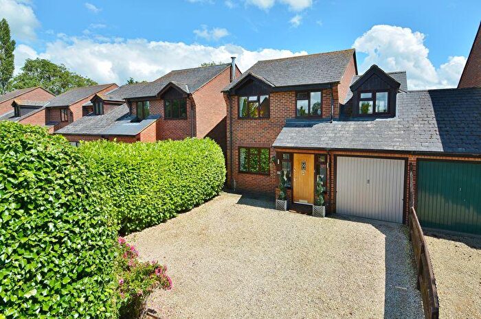 4 Bedroom Detached House For Sale In Clifden Road, Worminghall, HP18