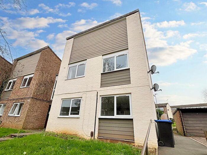 1 Bedroom Apartment To Rent In Spenfield Court, Northampton, NN3