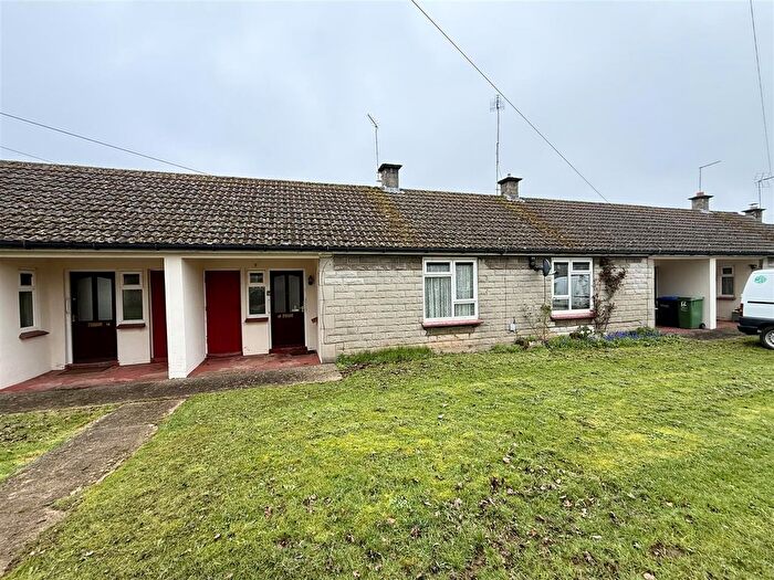 1 Bedroom Terraced Bungalow For Sale In School Walk, Chippenham, SN14