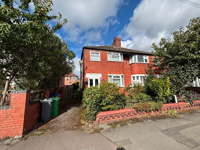 3 Bedroom Semi-Detached House For Sale In Riverton Road, Didsbury, M20