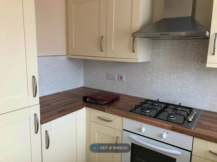 3 Bedroom Terraced House To Rent In Kelston Road, Bristol, BS10