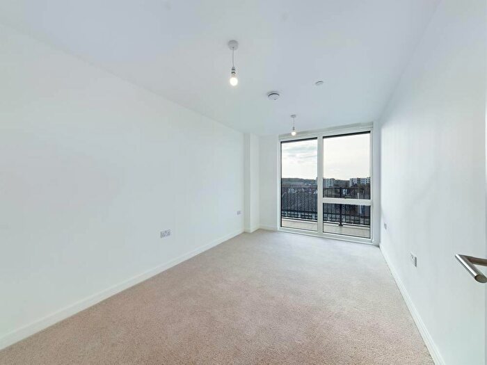 2 Bedroom Apartment To Rent In The Broadway, Town Centre, RH10
