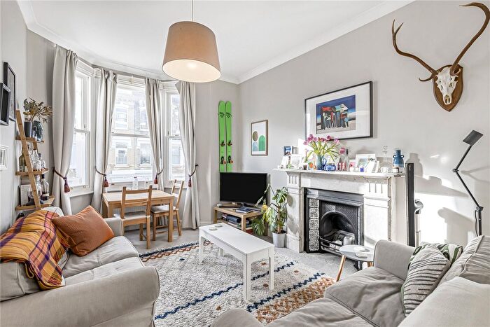2 Bedroom Flat For Sale In Radipole Road, London, SW6