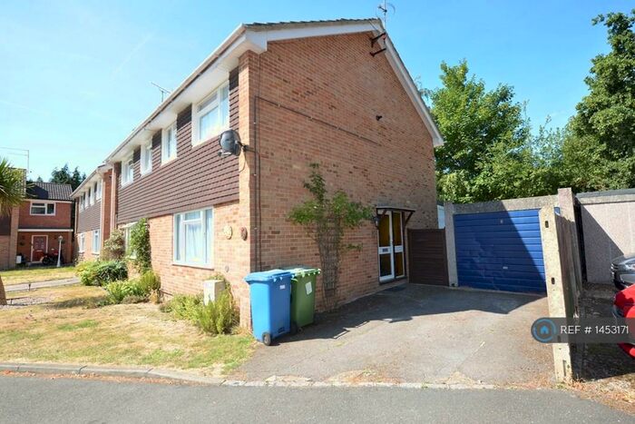 3 Bedroom Semi-Detached House To Rent In Union Close, Owlsmoor, Sandhurst, GU47