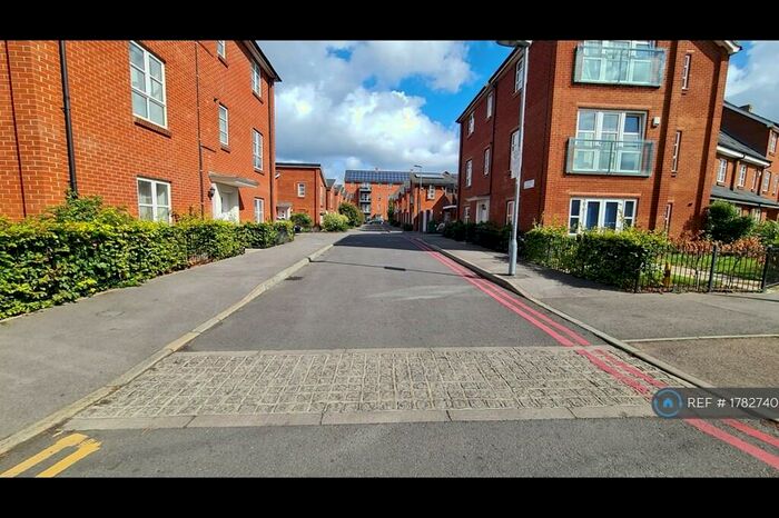 2 Bedroom Flat To Rent In Eliot Court, Mitcham, CR4