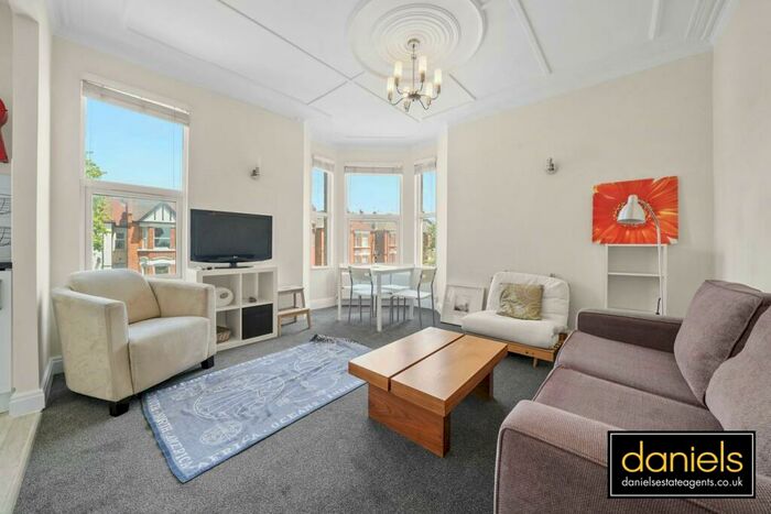 1 Bedroom Flat To Rent In Holland Road, Kensal Green, London, NW10