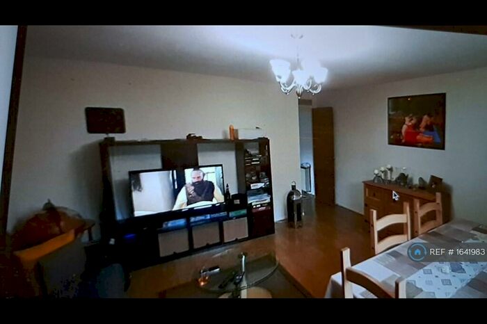 2 Bedroom Flat To Rent In Portland Road, London, N15