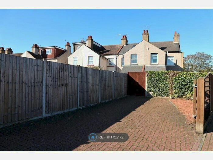 3 Bedroom End Of Terrace House To Rent In Mayplace Road West, London, DA7