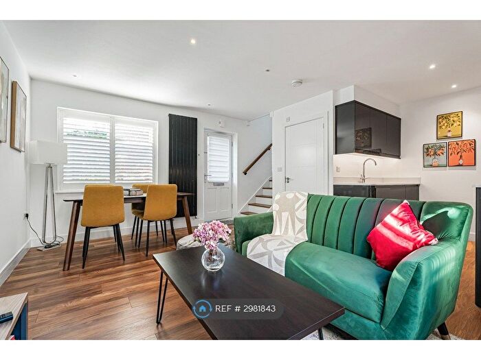 2 Bedroom Terraced House To Rent In Bakery Mews, St Albans, AL3