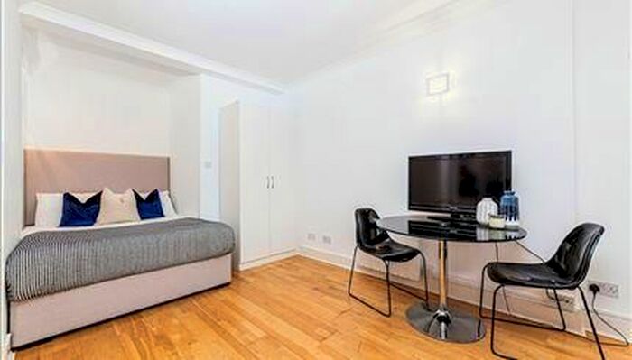 1 Bedroom Flat To Rent In Hill Street, Mayfair, W1J