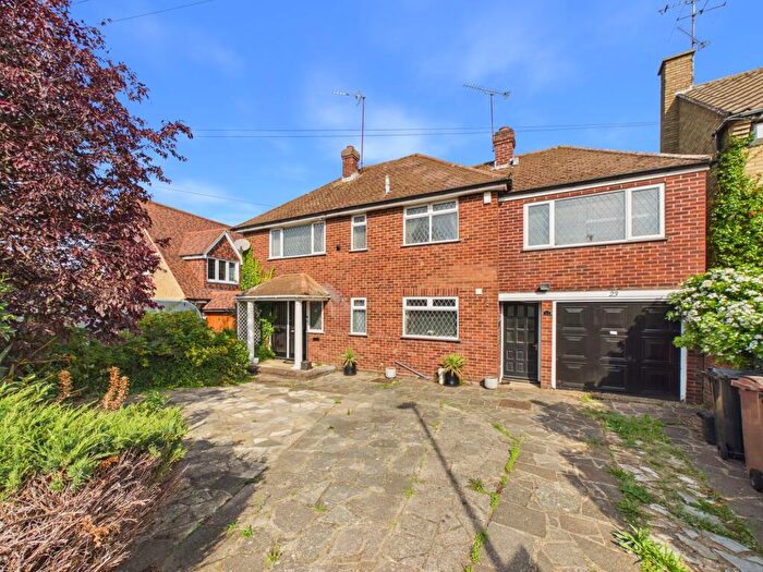 4 Bedroom Detached House For Sale In Erleigh Court Drive, Earley, RG6