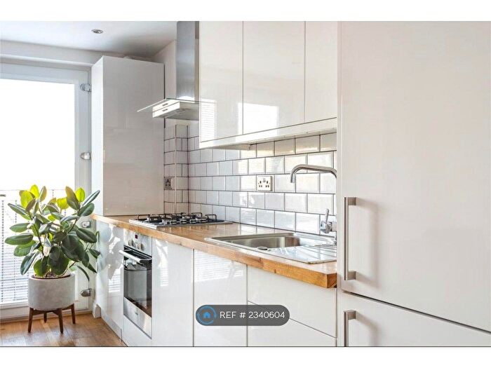 2 Bedroom Flat To Rent In Universal House, Bromley, BR1